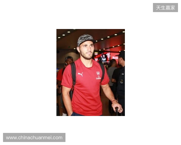 英超官方晒出图片:阿森纳U15全员抵达北京